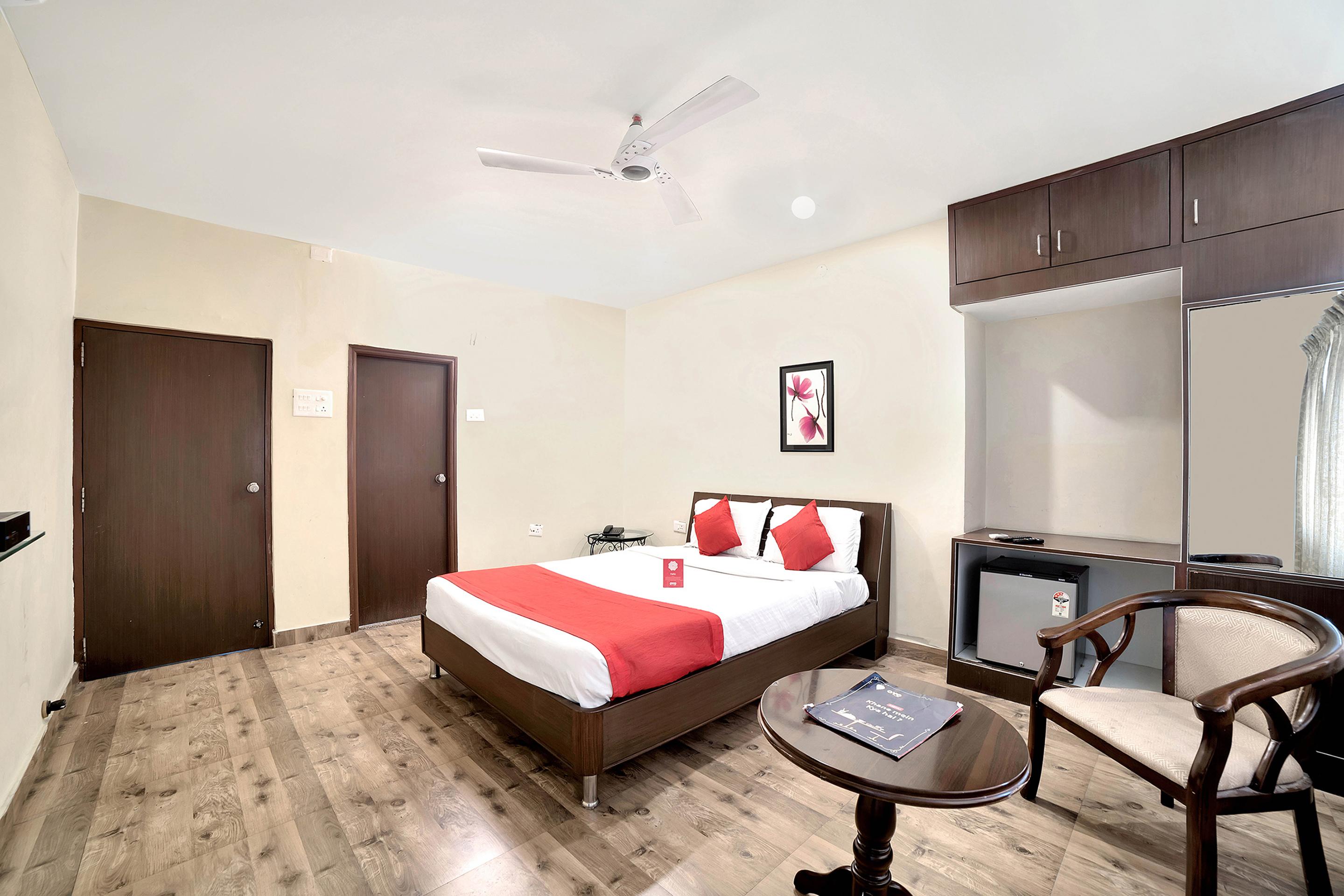 Oyo 674 Apartment Hotel Manar Luxury Suites Hyderabad Exterior photo