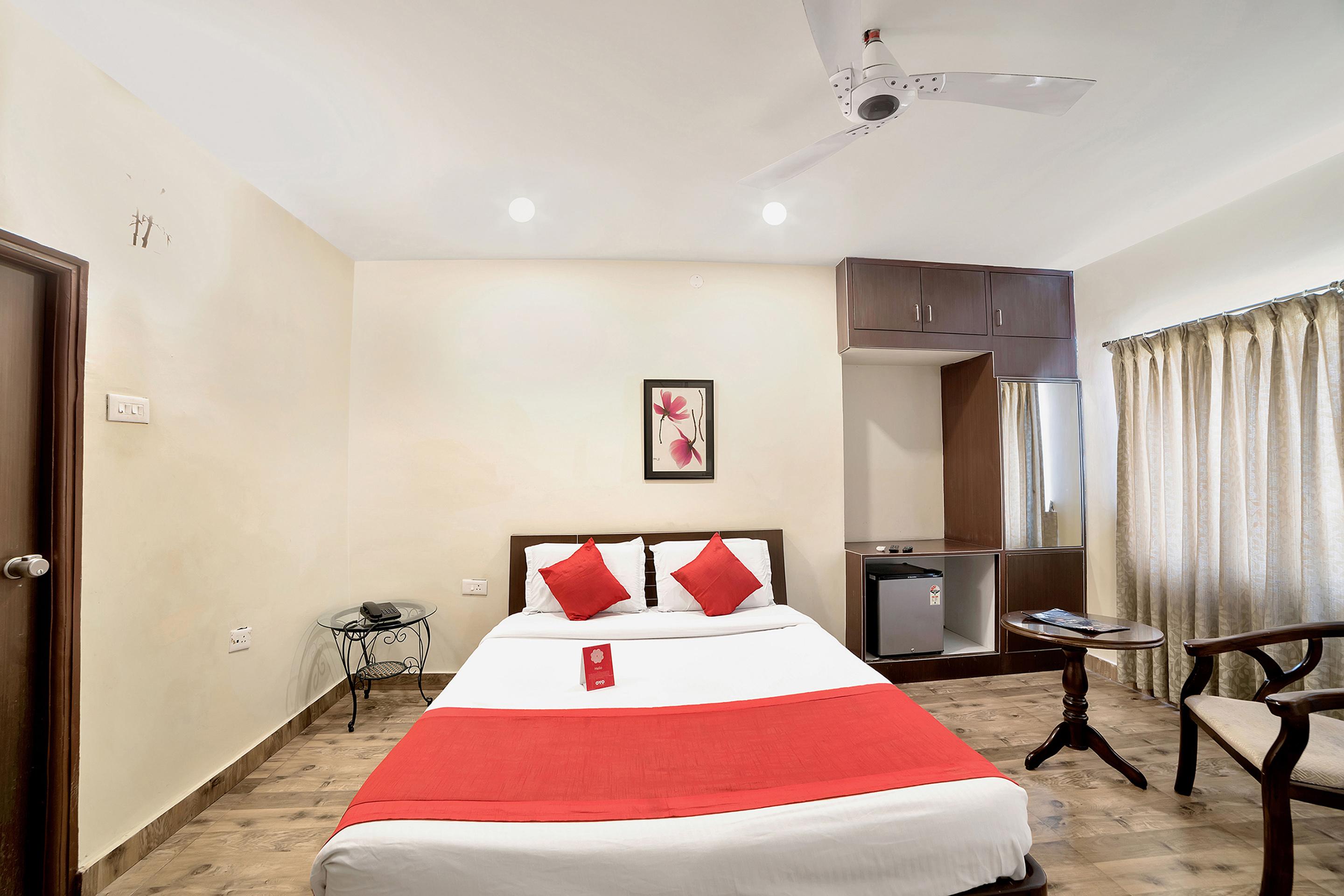 Oyo 674 Apartment Hotel Manar Luxury Suites Hyderabad Exterior photo