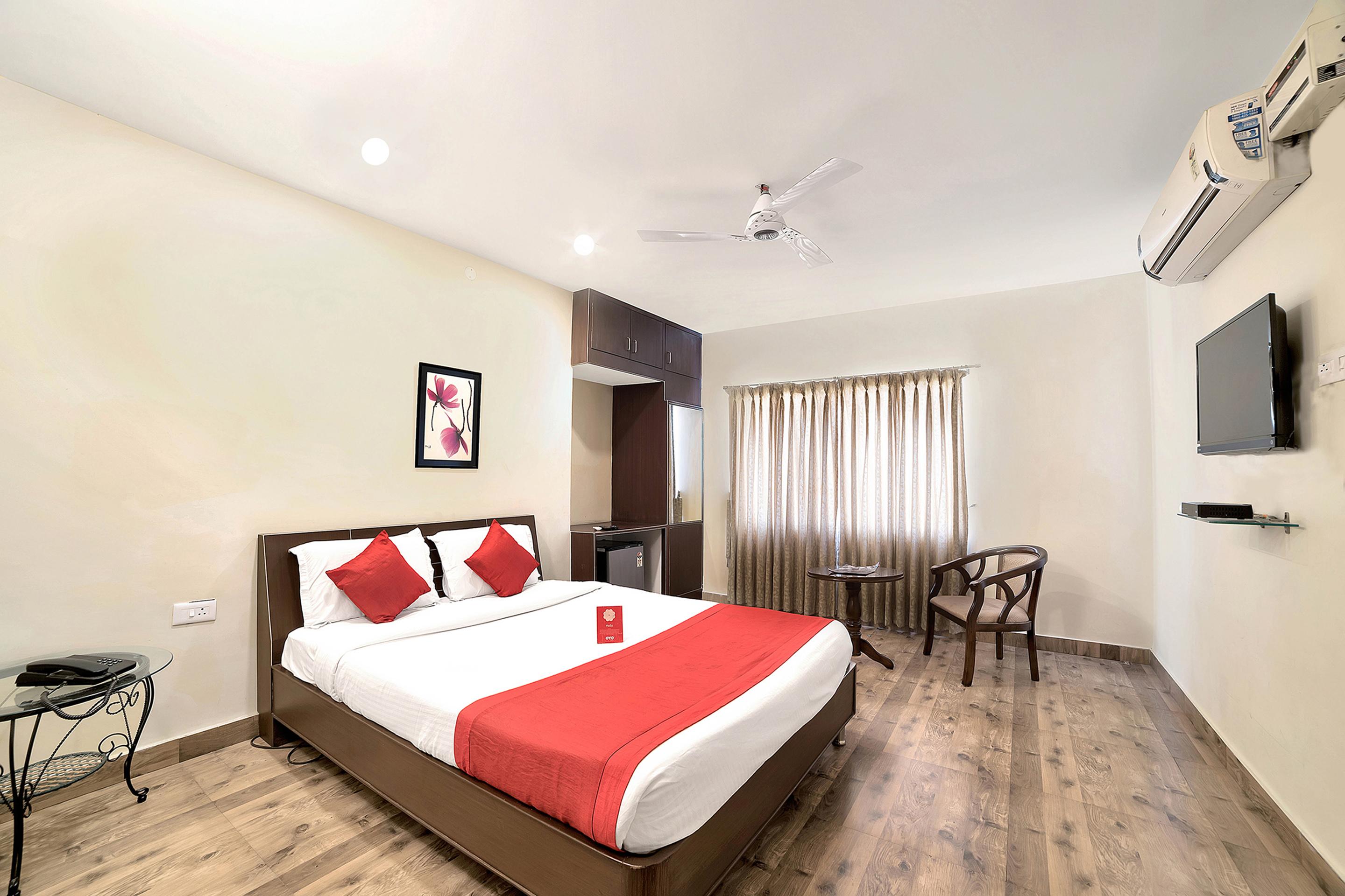 Oyo 674 Apartment Hotel Manar Luxury Suites Hyderabad Exterior photo