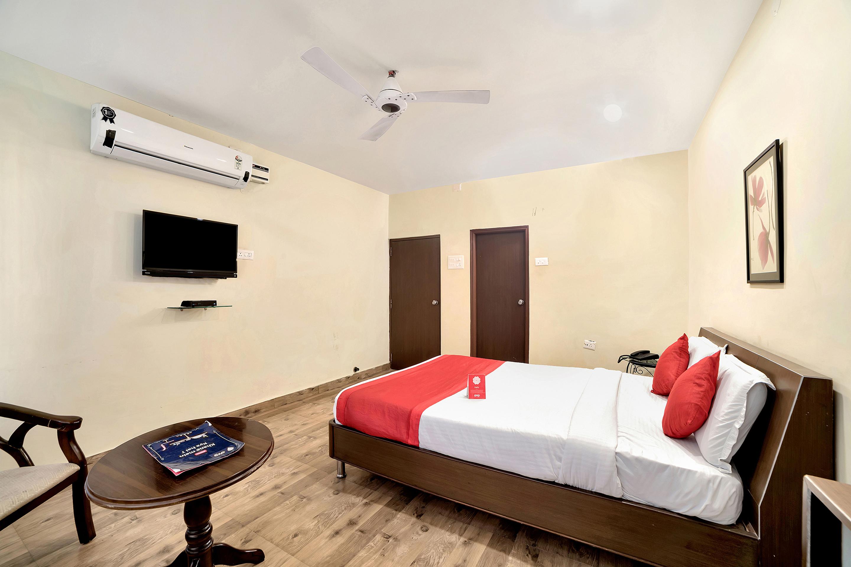 Oyo 674 Apartment Hotel Manar Luxury Suites Hyderabad Exterior photo