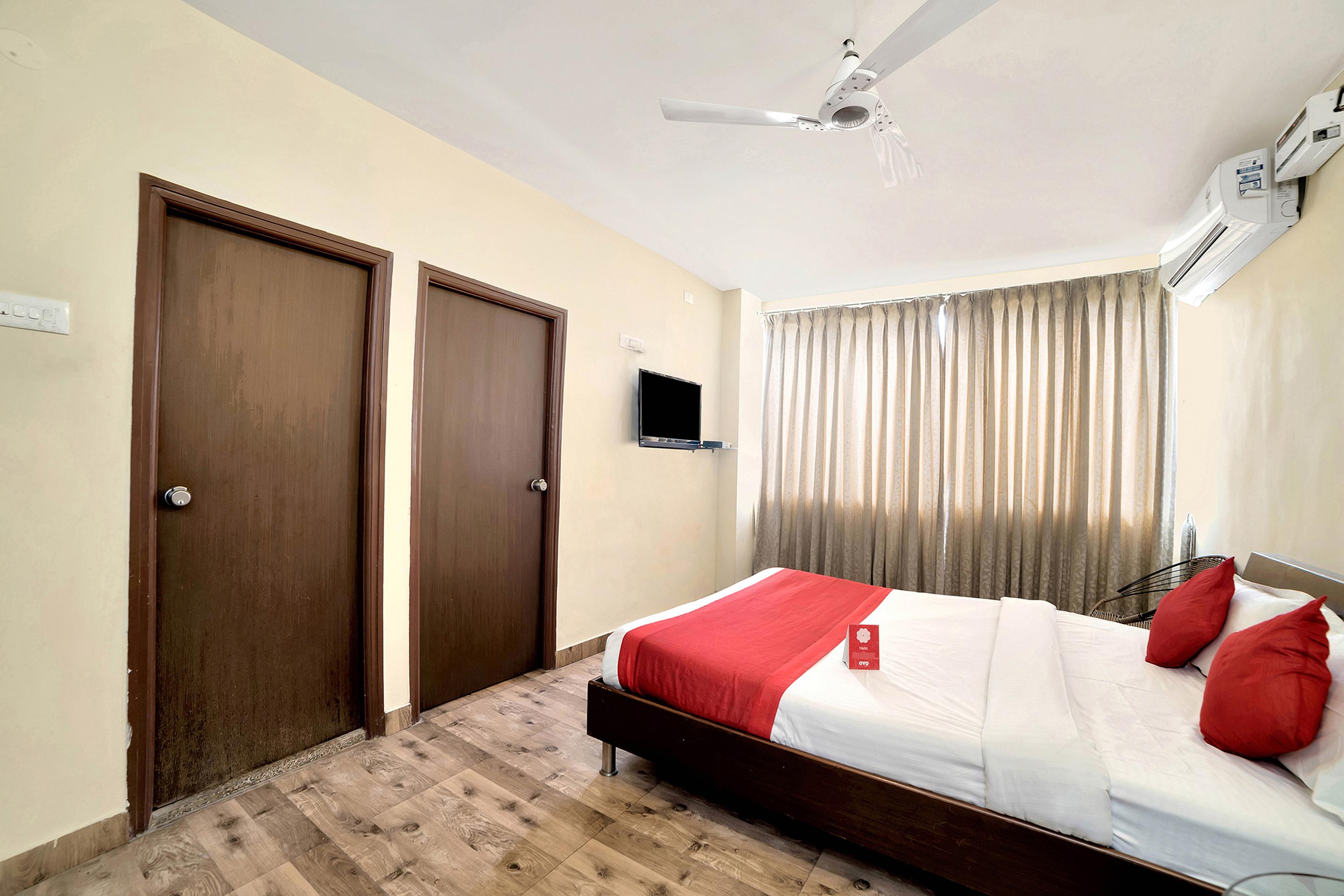 Oyo 674 Apartment Hotel Manar Luxury Suites Hyderabad Exterior photo