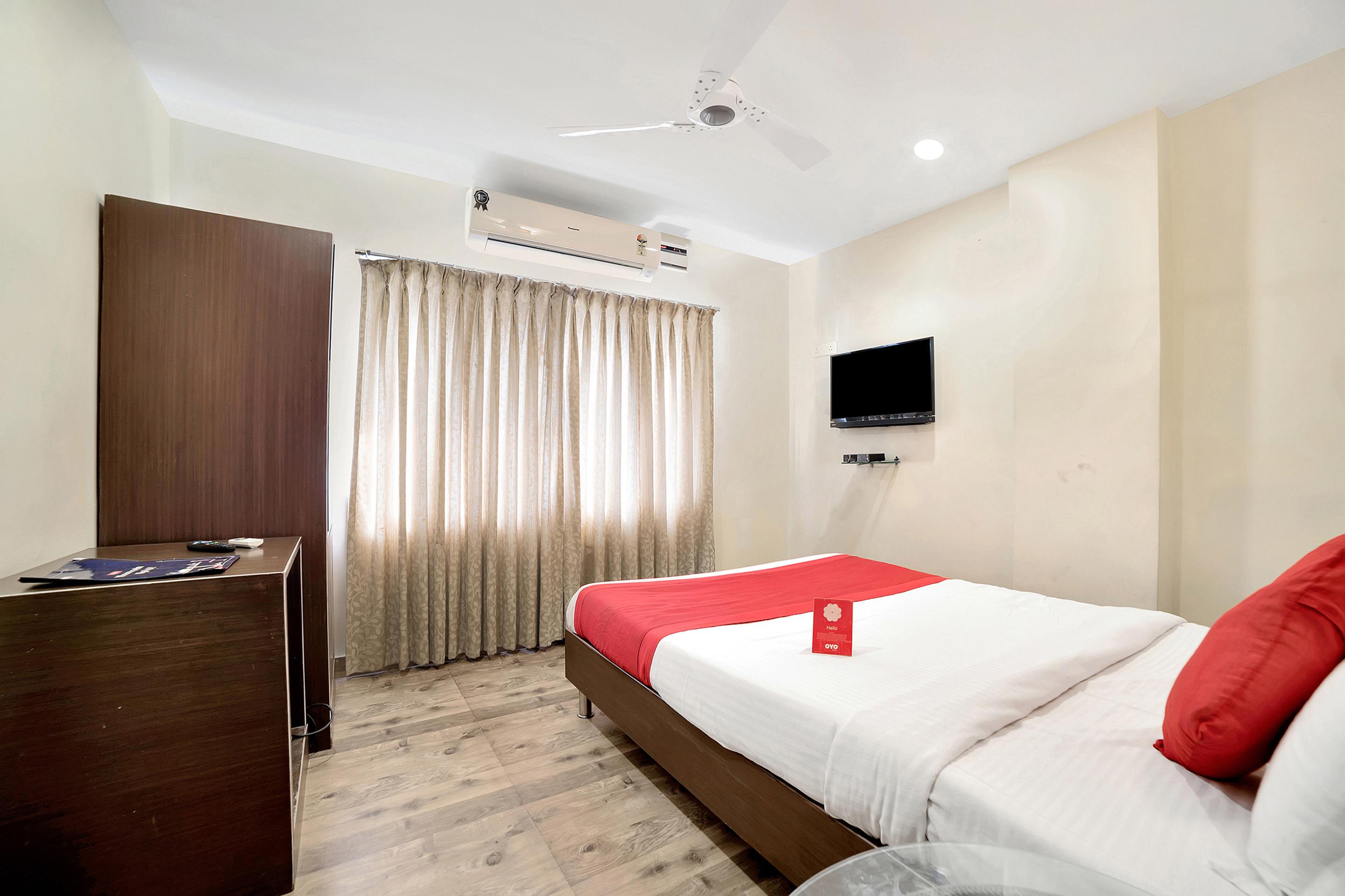 Oyo 674 Apartment Hotel Manar Luxury Suites Hyderabad Exterior photo