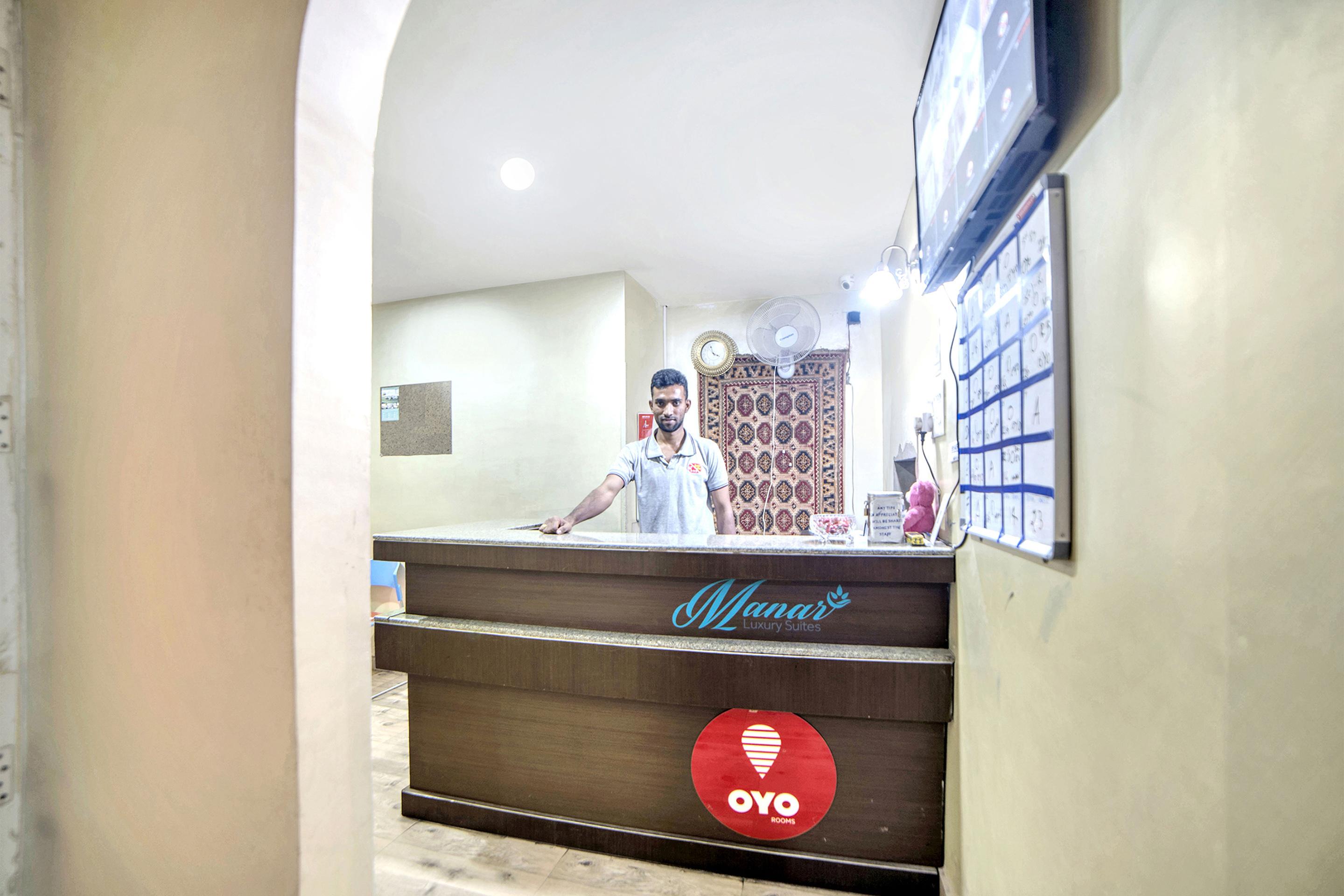 Oyo 674 Apartment Hotel Manar Luxury Suites Hyderabad Exterior photo