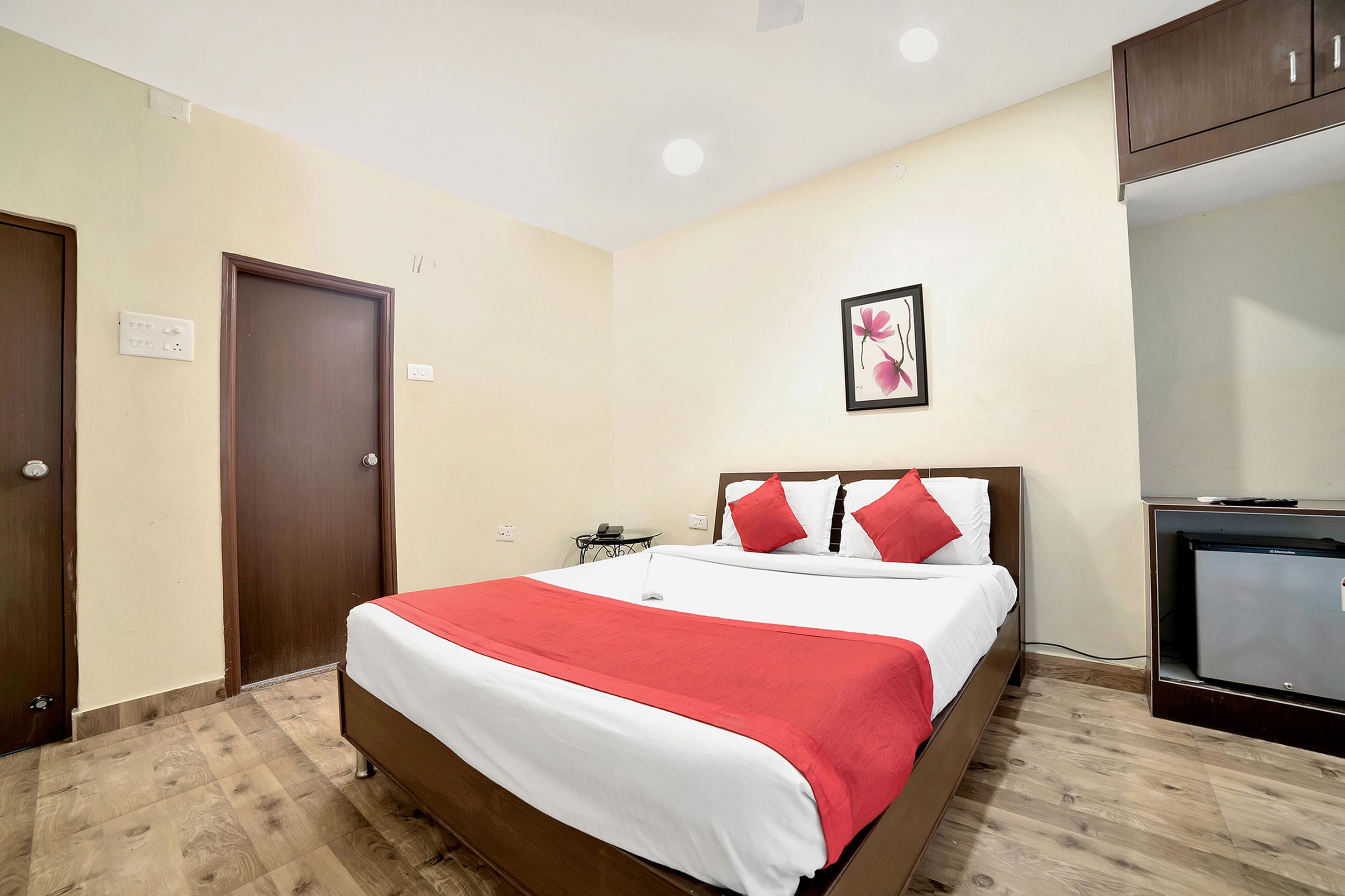 Oyo 674 Apartment Hotel Manar Luxury Suites Hyderabad Exterior photo