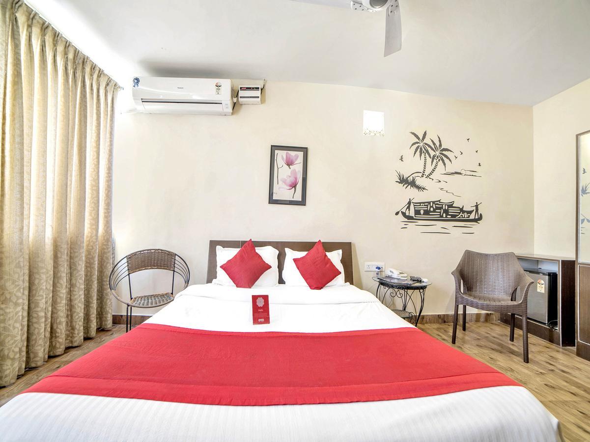 Oyo 674 Apartment Hotel Manar Luxury Suites Hyderabad Exterior photo